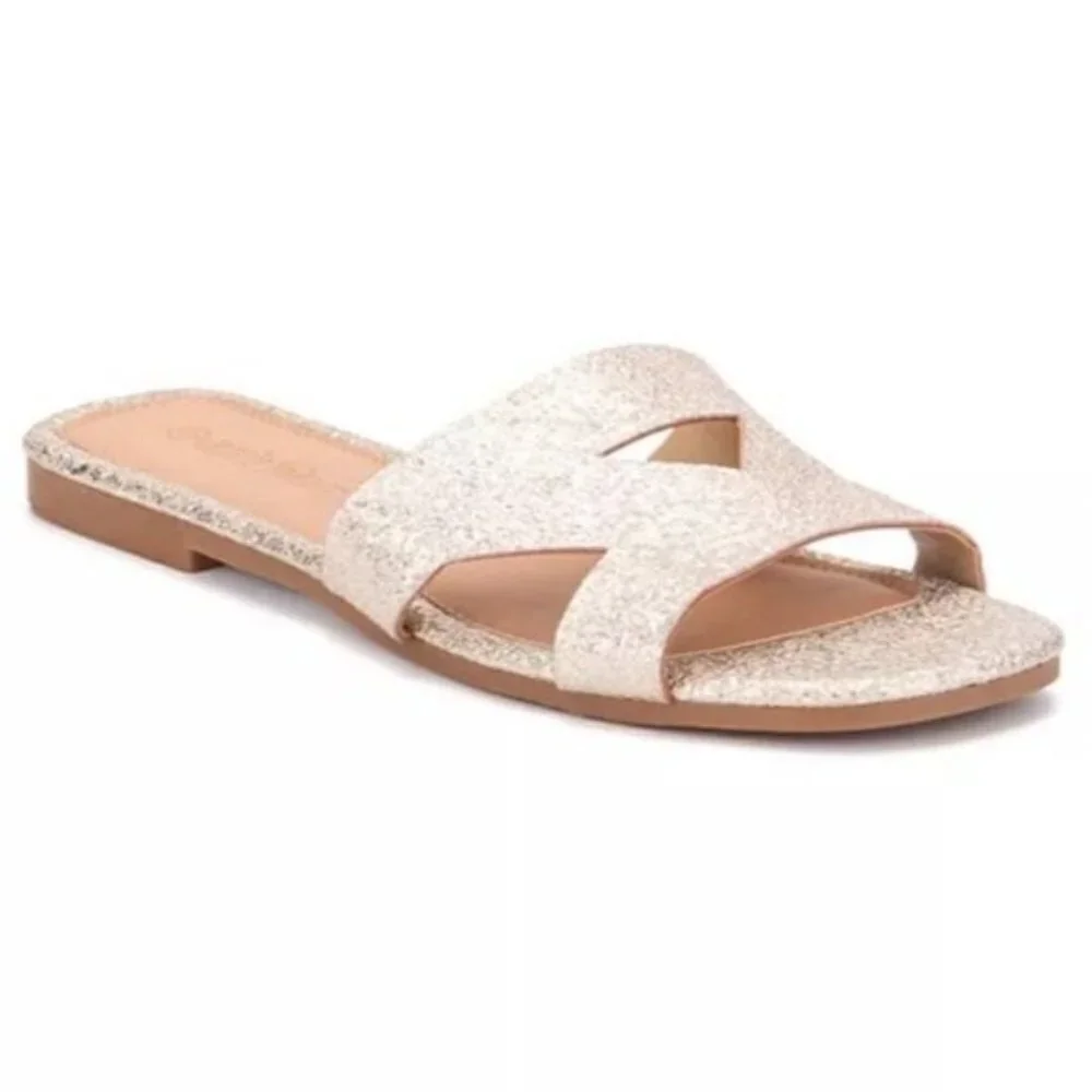 Olivia Miller Women's Night Sandals Silver Glitter - Picture 1 of 5